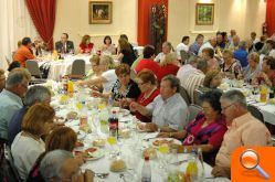 Paiporta homenajea a sus mayores con una comida a la que asisten más de 1200 personas jubiladas y pensionistas - (foto 2) Paiporta homenajea a sus mayores con una comida a la que asisten más de 1200 personas jubiladas y pensionistas - (foto 2)
