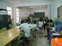 Los alumnos inmigrantes del curso de castellano de la EPA de Aldaia conocen el tejido asociativo de su municipio
