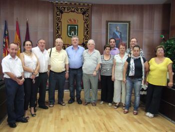 La nueva directiva  de la falla  se presenta al Alcalde 