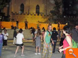 Tres fan ball cierra el curso del Grup de Danses el Poblet - (foto 2)