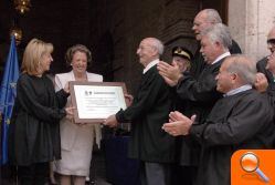 La alcaldesa entrega el diploma que acredita al Tribunal de las Aguas de la Vega como Patrimonio Inmaterial de la Humanidad - (foto 3) La alcaldesa entrega el diploma que acredita al Tribunal de las Aguas de la Vega como Patrimonio Inmaterial de la Humanidad - (foto 3)