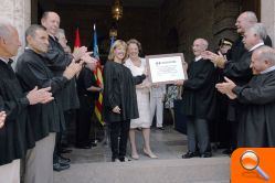 La alcaldesa entrega el diploma que acredita al Tribunal de las Aguas de la Vega como Patrimonio Inmaterial de la Humanidad - (foto 4) La alcaldesa entrega el diploma que acredita al Tribunal de las Aguas de la Vega como Patrimonio Inmaterial de la Humanidad - (foto 4)