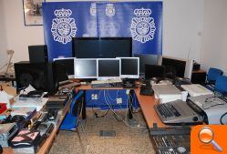 La Policía Nacional desarticula en Castellón un grupo organizado dedicado a los robos en domicilios - (foto 4) La Policía Nacional desarticula en Castellón un grupo organizado dedicado a los robos en domicilios - (foto 4)