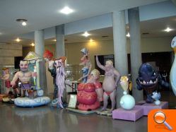 La sala de exposiciones del Centro Social acoge la II Exposición del Ninot - (foto 2)