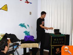 El Hospital Sant Joan recibirá cada mes la visita de la Fundación AbraCadabra de Magos Solidarios - (foto 2)