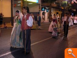 Comisiones y festeros arropan con flores a la Virgen del Carmen - (foto 7)