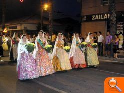 Comisiones y festeros arropan con flores a la Virgen del Carmen - (foto 4)