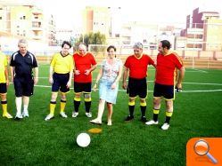 El viernes se celebró el tradicional partido de fútbol entre los políticos y los periodistas de Alzira - (foto 2)