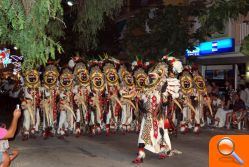 Miles de personas disfrutan de los desfiles de gala de las tropas moras y cristianas - (foto 3)