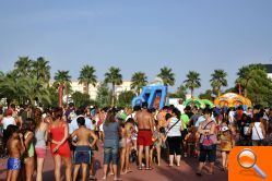 Gran fiesta acuática en Les Bassetes con más de 2000 personas - (foto 3)
