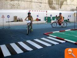 La Policía Local realiza una actividad vial en el Campamento Urbano - (foto 2) La Policía Local realiza una actividad vial en el Campamento Urbano - (foto 2)