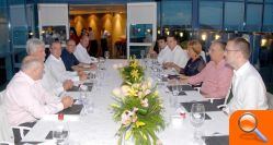 El alcalde de Benidorm y el embajador británico recorren las calles de la “zona inglesa” - (foto 7)