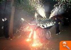 La Entrada Mora y el correfoc de “Dimonis” centran la segunda jornada de las Fiestas de Mislata - (foto 11)