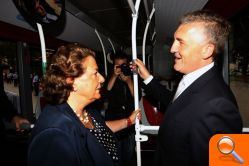 El Ayuntamiento presenta 20 nuevos autobuses, adaptados y ecológicos - (foto 2)