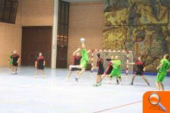 El equipo sénior masculino del Club Baló a Mà Canals comienza la temporada - (foto 2)