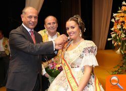 Manises de la bienvenida a Mónica Doncel Villanueva y Paula Ortega Ortega, Falleras Mayores de la ciudad para el ejercicio 2010-2011 - (foto 3) Manises de la bienvenida a Mónica Doncel Villanueva y Paula Ortega Ortega, Falleras Mayores de la ciudad para el ejercicio 2010-2011 - (foto 3)