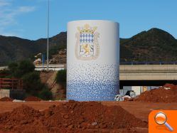 Comienzan las obras de acondicionamiento de la rotonda de acceso a la población desde la N-340 - (foto 2)