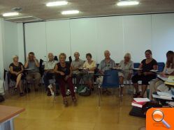 Los residentes europeos en La Vila ya han empezado el curso municipal de español - (foto 2) Los residentes europeos en La Vila ya han empezado el curso municipal de español - (foto 2)
