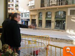 El Alcalde se reúne con los comerciantes de la calle Corbeta afectados por las obras del PAC