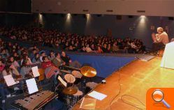 Encuentro literario musical en la biblioteca municipal de Massamagrell con el escritor Jordi Sierra i Fabra - (foto 2)