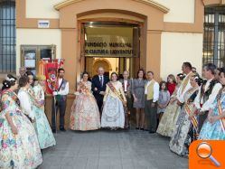 El alcalde de Manises y las Falleras Mayores del municipio inauguran la 26 Exposición del Ninot 