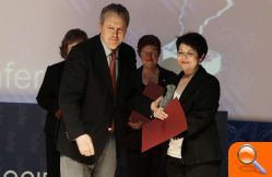 La educadora en diabetes del Hospital de Elda recibe el premio Salud y Sociedad 2010 por su actividad de enfermería - (foto 2) La educadora en diabetes del Hospital de Elda recibe el premio Salud y Sociedad 2010 por su actividad de enfermería - (foto 2)