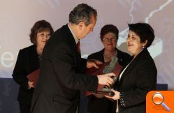 La educadora en diabetes del Hospital de Elda recibe el premio Salud y Sociedad 2010 por su actividad de enfermería - (foto 3) La educadora en diabetes del Hospital de Elda recibe el premio Salud y Sociedad 2010 por su actividad de enfermería - (foto 3)