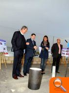 Lorente inaugura infraestructuras hidráulicas en Torremendo y pone la primera piedra del polideportivo