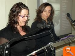 La comunidad educativa de Almussafes, reunida en el acto de conmemoración del 25 aniversario de la escuela de adultos - (foto 2) La comunidad educativa de Almussafes, reunida en el acto de conmemoración del 25 aniversario de la escuela de adultos - (foto 2)