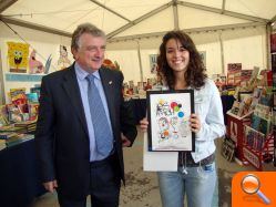 Laia García gana el concurso de dibujo para ilustrar la portada de la agenda estudiantil del IES Ifach - (foto 2)