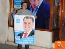 El PP de Callosa arranca la campaña con la tradicional pegada de carteles