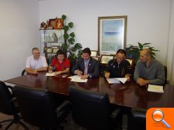 El Ayuntamiento de Peñíscola ha firmado convenios de colaboración con la Peña Barça y el Basquet Club Peñíscola - (foto 2)