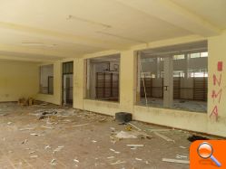 Educación estudiará mejoras para las aulas prefabricadas del IES Honori Garcia - (foto 4) Educación estudiará mejoras para las aulas prefabricadas del IES Honori Garcia - (foto 4)