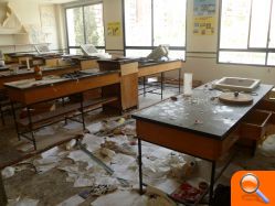 Educación estudiará mejoras para las aulas prefabricadas del IES Honori Garcia - (foto 3) Educación estudiará mejoras para las aulas prefabricadas del IES Honori Garcia - (foto 3)