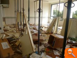 Educación estudiará mejoras para las aulas prefabricadas del IES Honori Garcia - (foto 2) Educación estudiará mejoras para las aulas prefabricadas del IES Honori Garcia - (foto 2)