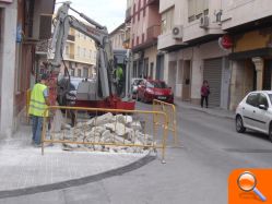 Rafael Sáez: “Que estén derribando las aceras recién construidas de la calle Virgen de los Desamparados es la prueba más evidente de la falta de sentido común del actual equipo de Gobierno”