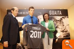 Torrent se convierte en testigo de la firma de la continuidad de Vicente Guaita como portero titular del Valencia C.F. - (foto 3) Torrent se convierte en testigo de la firma de la continuidad de Vicente Guaita como portero titular del Valencia C.F. - (foto 3)