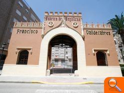 Concluye la rehabilitación de la portada de la antigua fábrica de cerámica Francisco Valldecabres - (foto 2)