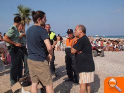 Una ballena llega a la playa de Moncofa - (foto 5)