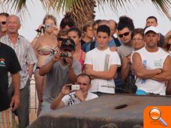 Una ballena llega a la playa de Moncofa - (foto 2)