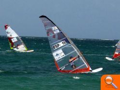 Pablo Ania, del CW Burriana, tercero en categoría Ligeros en el Mundial de Puerto Rico de fórmula Windsurfing