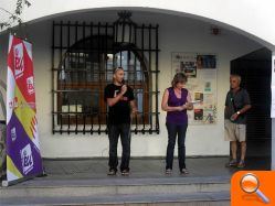 EUPV de Altea y un grupo de indignados celebran la dimisión del presidente de la Generalitat Valenciana Francisco Camps - (foto 2)
