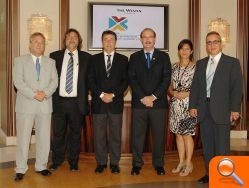 El CECOVA rinde homenaje a Cervera por el apoyo prestado al colectivo de Enfermería en sus siete años de gestión en la Conselleria - (foto 2) El CECOVA rinde homenaje a Cervera por el apoyo prestado al colectivo de Enfermería en sus siete años de gestión en la Conselleria - (foto 2)