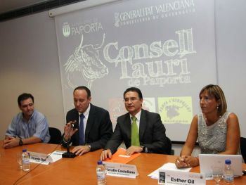 Castellano: “Esta iniciativa es el mejor ejemplo de la unión entre seguridad y supervivencia de la fiesta” Castellano: “Esta iniciativa es el mejor ejemplo de la unión entre seguridad y supervivencia de la fiesta”