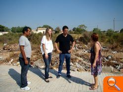 Visita de los Concejales de Contratación y Recursos Humanos a la zona norte del Barrio del Cementerio Viejo