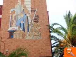 El Ayuntamiento se interesa por el estado de conservación y restauración del mural de Gastón Castelló en el barrio Vírgen del Remedio