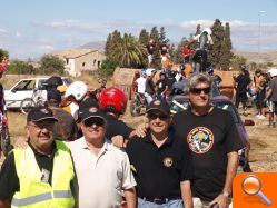 Centenares de vecinos asisten a la tercera edición de la feria de motos clásicas y antiguas - (foto 2)