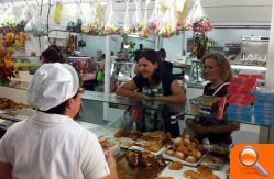 Los vendedores estrenan mercado provisional y comienza la cuenta atrás para la demolición del viejo mercado - (foto 2)