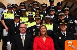 La alcaldesa preside la entrega de medallas y distinciones a efectivos de la Policía Nacional y Local en la festividad de sus patronos - (foto 2) La alcaldesa preside la entrega de medallas y distinciones a efectivos de la Policía Nacional y Local en la festividad de sus patronos - (foto 2)