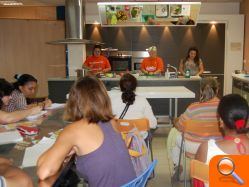 Diversalacant muestra los sabores del mundo a través de recetas elaboradas por asociaciones de la ciudad  - (foto 2)
